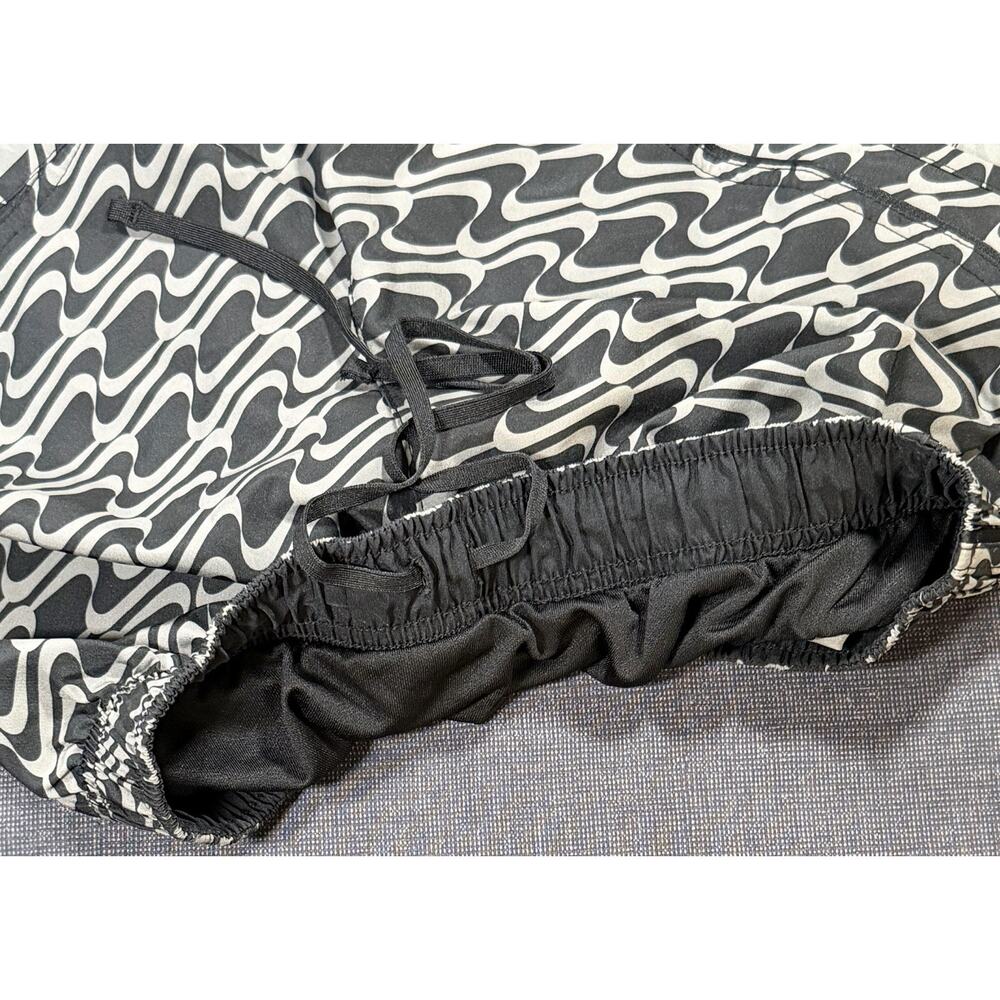 Nike Dri-FIT Tempo Icon Clash Shorts M Gray Black 4" Running Athletic Women - Picture 11 of 11